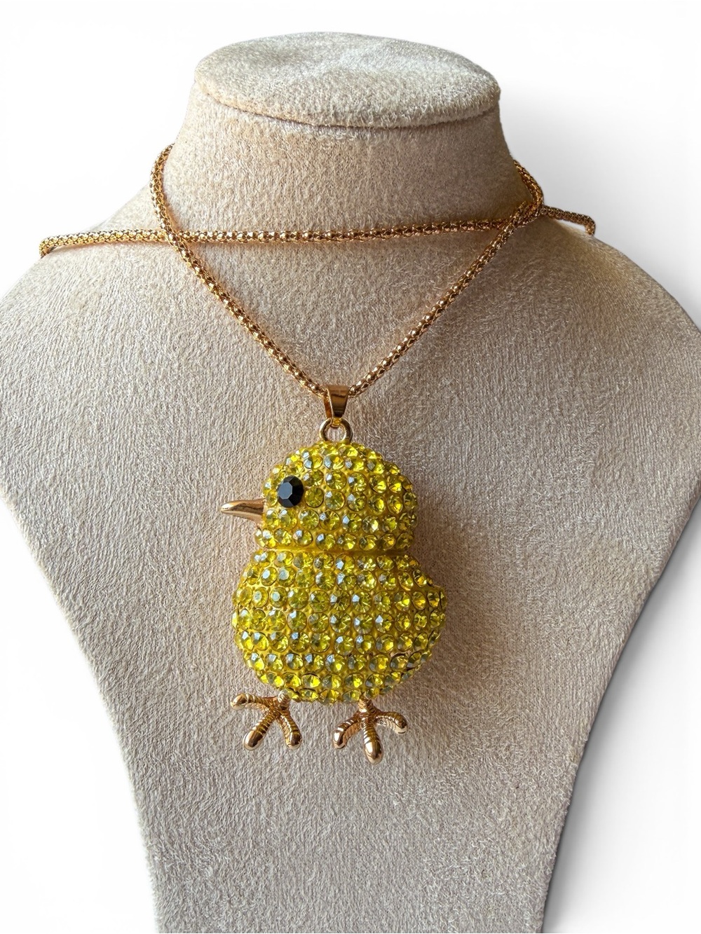 Betsey Johnson Crystal Yellow Chick Pendant Necklace Gold Tone Birdie NWT - Picture 4 of 6